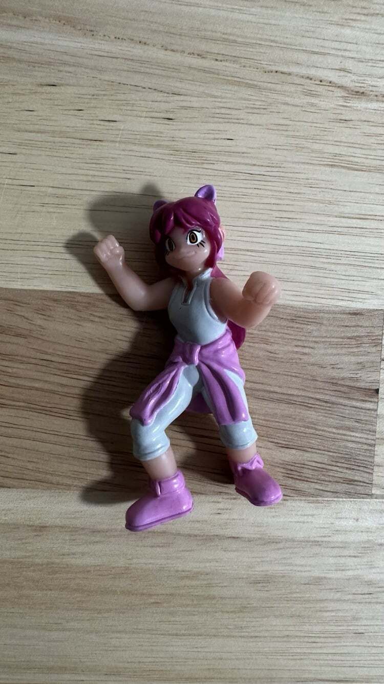 2002 Mariah Wong Chen Mao 3" Burger King Anime Action Figure Beyblade Bey Blade